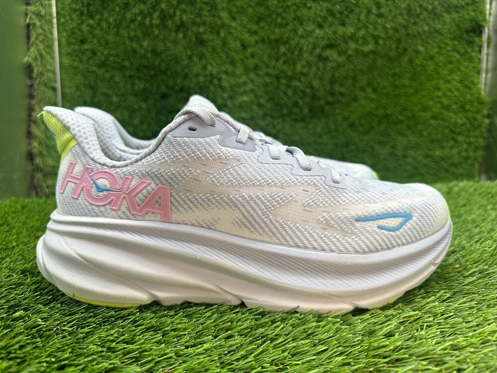 Hoka One One Clifton 9 1127896-GLLS Athletic Shoes Womens 8B Blue Knit Cushioned